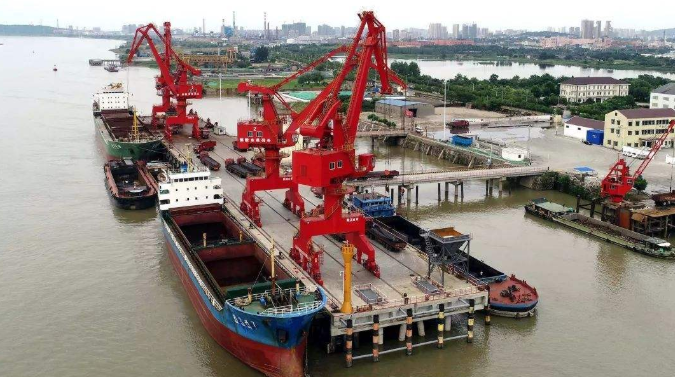 岳阳概述露天料场港口封闭问题的实行方法